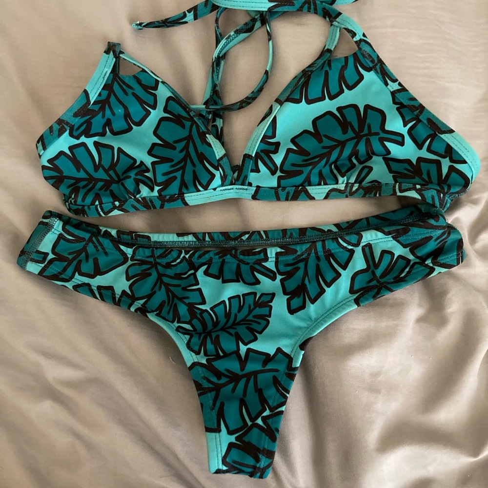 JOLYN 2piece tropical bikini set LIKE NEW
